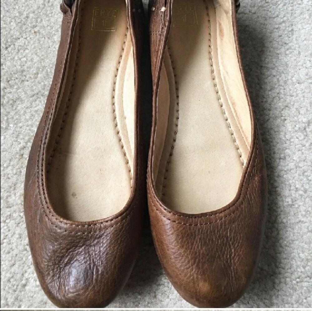 Frye Carson Flats